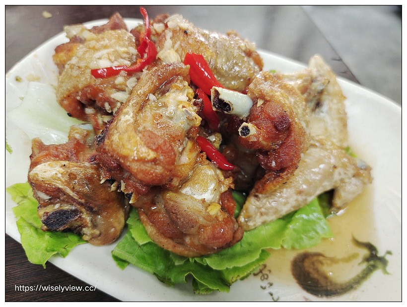 新北新店。越式美食館（阿芳越南小吃店）︱魚露雞翅、紅燒牛肉河粉與便當炒飯～烏來美食 x 屈尺美食 x 廣興濕地美食 x 新店美食，兼營船釣海鷹88號