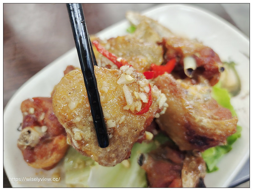 新北新店。越式美食館（阿芳越南小吃店）︱魚露雞翅、紅燒牛肉河粉與便當炒飯～烏來美食 x 屈尺美食 x 廣興濕地美食 x 新店美食，兼營船釣海鷹88號