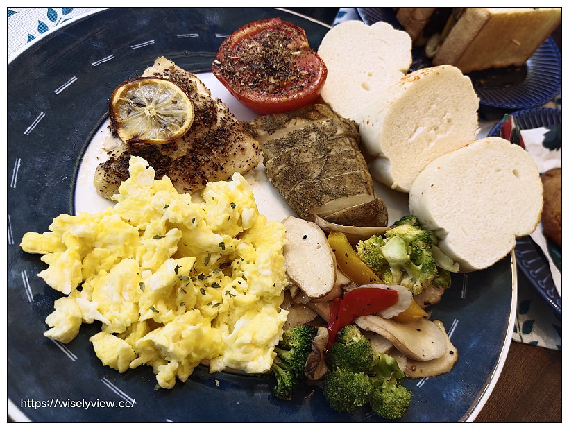 台北內湖。這樣生活咖啡 Vida Asi Cafe︱全日不限時免費網路插座，主打手作原型食材百元價～捷運西湖站美食 x 內湖早午餐 x 內湖美食 x 內湖寵物友善餐廳