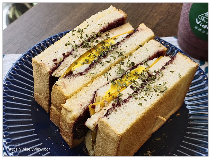 台北內湖。這樣生活咖啡 Vida Asi Cafe︱全日不限時免費網路插座，主打手作原型食材百元價～捷運西湖站美食 x 內湖早午餐 x 內湖美食 x 內湖寵物友善餐廳