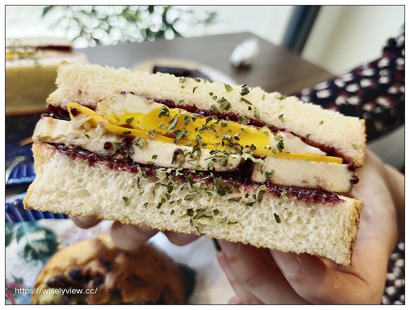 台北內湖。這樣生活咖啡 Vida Asi Cafe︱全日不限時免費網路插座，主打手作原型食材百元價～捷運西湖站美食 x 內湖早午餐 x 內湖美食 x 內湖寵物友善餐廳