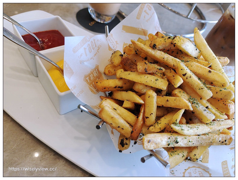 台北六福萬怡酒店。JC Cat 鳥籠下午茶：跟著雲朵去旅行 – 南洋泰國篇︱視覺系開胃鹹甜點與色彩繽紛飲品～捷運南港站美食 x 南港下午茶 x 南港車站美食