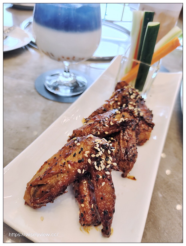 台北六福萬怡酒店。JC Cat 鳥籠下午茶：跟著雲朵去旅行 – 南洋泰國篇︱視覺系開胃鹹甜點與色彩繽紛飲品～捷運南港站美食 x 南港下午茶 x 南港車站美食