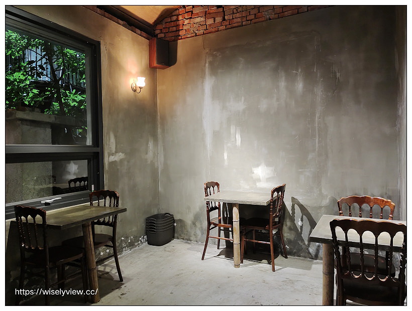 台中北區。飲周公+eat bao lab︱文青特色改裝空間風格，咖啡宵夜輕食有店貓，相鄰一中商圈與中友百貨