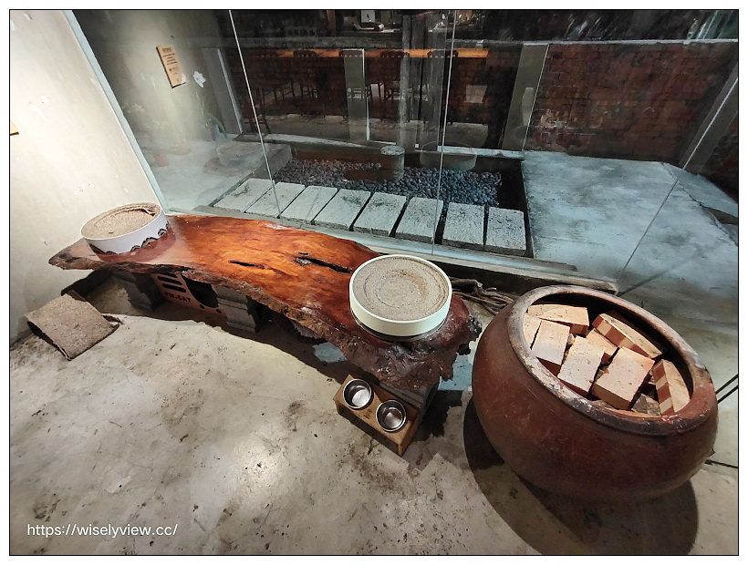 台中北區。飲周公+eat bao lab︱文青特色改裝空間風格，咖啡宵夜輕食有店貓，相鄰一中商圈與中友百貨