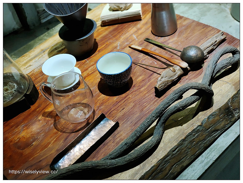 台中北區。飲周公+eat bao lab︱文青特色改裝空間風格，咖啡宵夜輕食有店貓，相鄰一中商圈與中友百貨