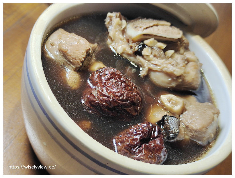 台中北區。飲周公+eat bao lab︱文青特色改裝空間風格，咖啡宵夜輕食有店貓，相鄰一中商圈與中友百貨