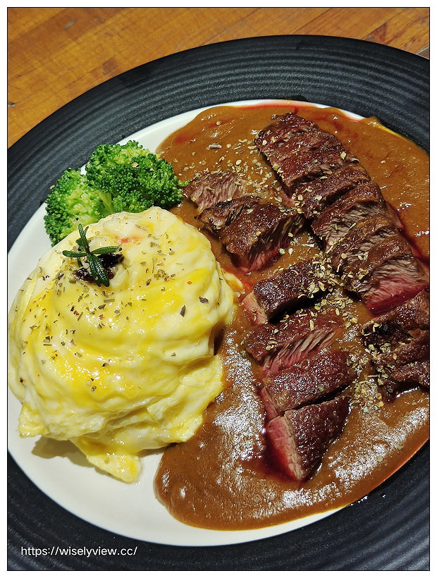 台中北區。飲周公+eat bao lab︱文青特色改裝空間風格，咖啡宵夜輕食有店貓，相鄰一中商圈與中友百貨