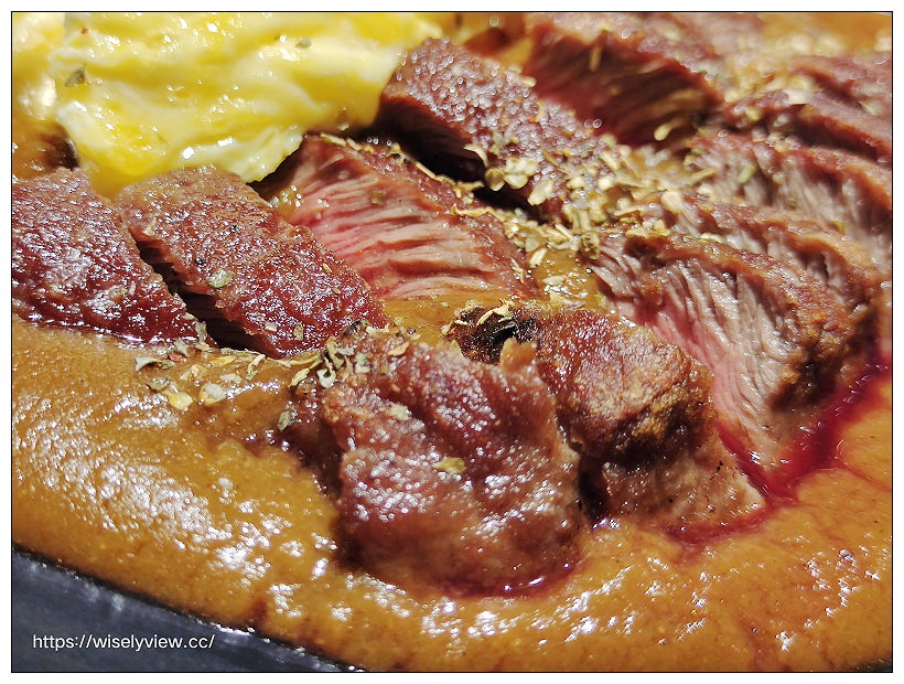 台中北區。飲周公+eat bao lab︱文青特色改裝空間風格，咖啡宵夜輕食有店貓，相鄰一中商圈與中友百貨