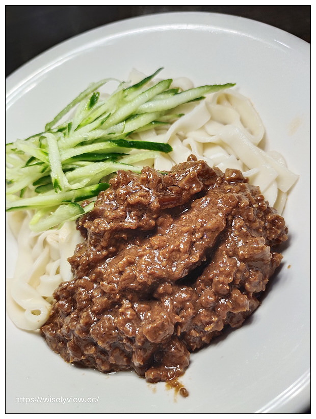 台北南港。昆陽牛肉麵︱招牌紅燒牛肉麵（半筋半肉加牛肚）微辣更好吃～捷運昆陽站美食 x 南港美食 x 臺北牛肉麵節 x 臺版米其林五星級店家