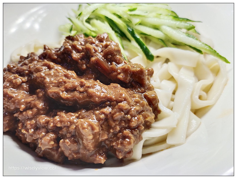 台北南港。昆陽牛肉麵︱招牌紅燒牛肉麵（半筋半肉加牛肚）微辣更好吃～捷運昆陽站美食 x 南港美食 x 臺北牛肉麵節 x 臺版米其林五星級店家