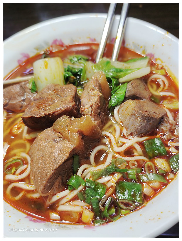 台北南港。昆陽牛肉麵︱招牌紅燒牛肉麵（半筋半肉加牛肚）微辣更好吃～捷運昆陽站美食 x 南港美食 x 臺北牛肉麵節 x 臺版米其林五星級店家