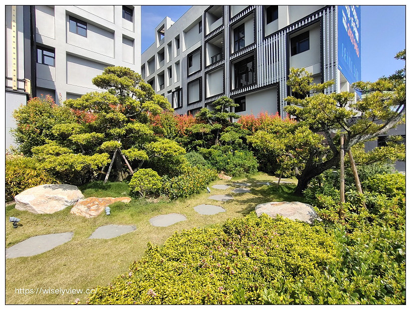 台中北屯。木木行館 Motel Lin︱多功能主題玩樂休憩住宿，室內樓層滑水道與游泳池～捷運舊社站5分鐘