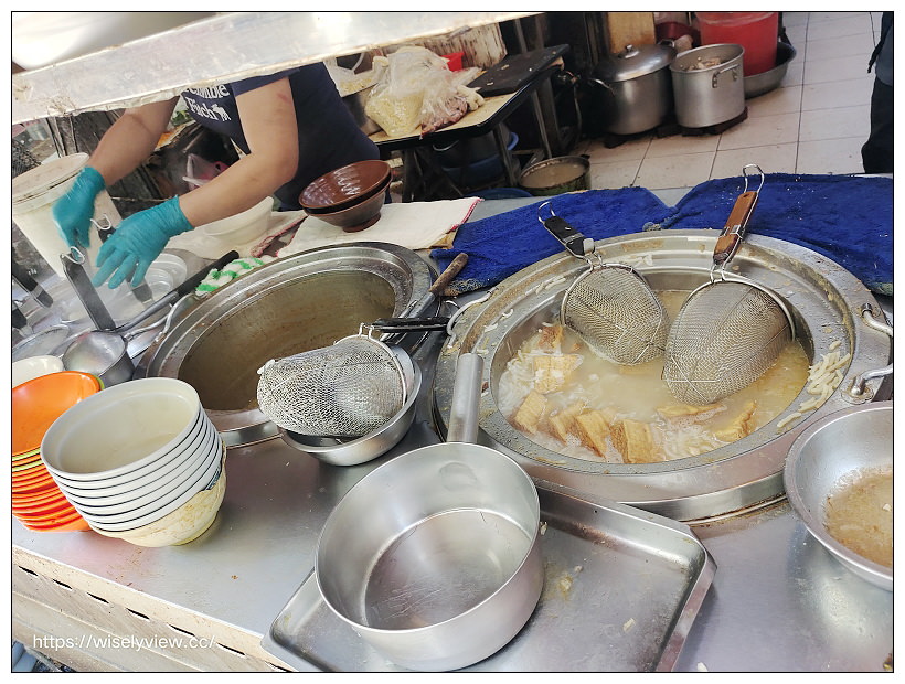 台北中正。黑白切南機場美食︱麵食20元、黑白切30元，24小時營業可內用外帶宵夜~南機場夜市美食