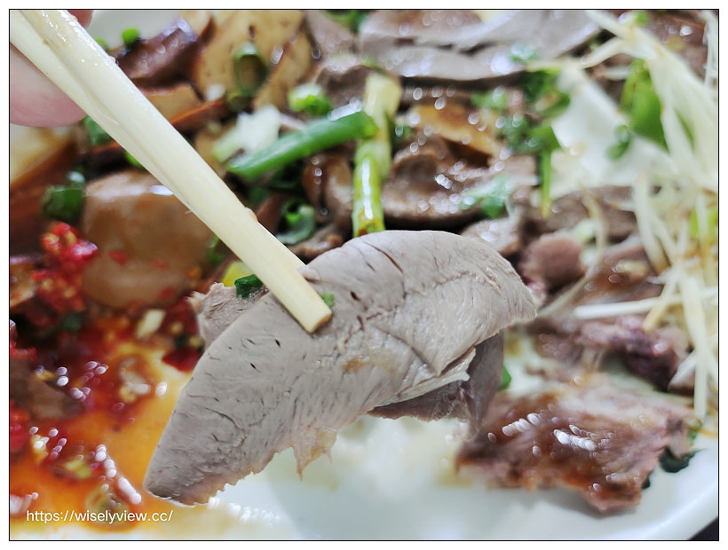 石碇頭骨肉老店︱原八分寮小吃店，古早味黑白切，必吃三招牌大推～石碇美食 x 石碇小吃 x 石碇黑白切