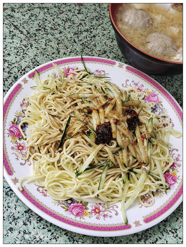 台北文山。驢爸爸涼麵︱景美市場早午餐，半熟蛋綜合湯也必點～捷運景美站美食 x 世新美食 x 景美涼麵