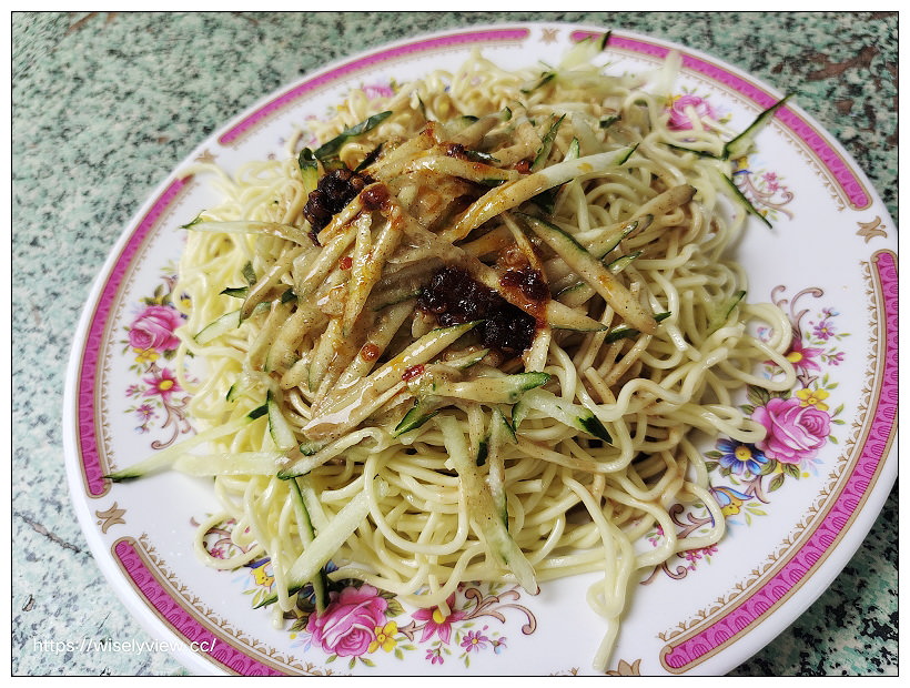 台北文山。驢爸爸涼麵︱景美市場早午餐，半熟蛋綜合湯也必點～捷運景美站美食 x 世新美食 x 景美涼麵