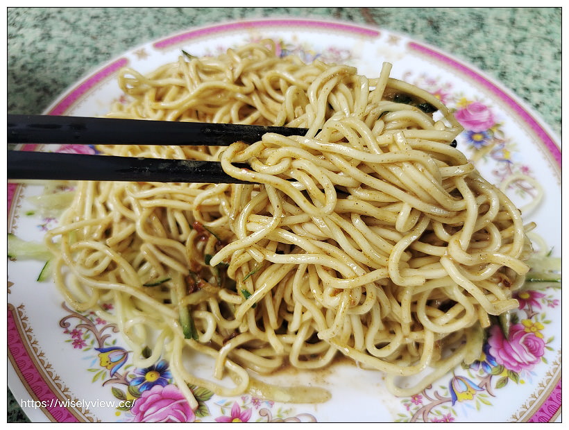 台北文山。驢爸爸涼麵︱景美市場早午餐，半熟蛋綜合湯也必點～捷運景美站美食 x 世新美食 x 景美涼麵