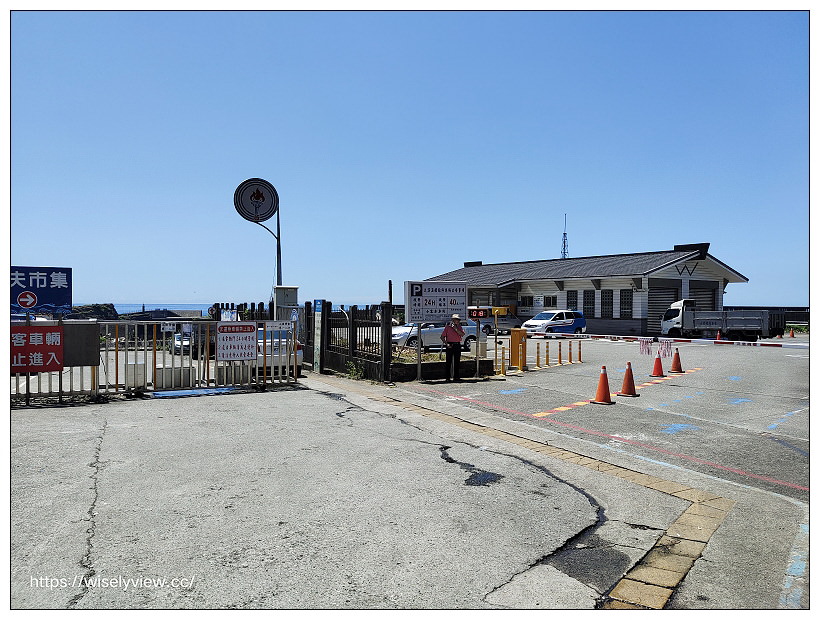 宜蘭景點︱大溪大安廟前籃球場-夢幻海景秘境、頭城大溪漁港-平價漁獲採買～頭城景點 x 宜蘭IG打卡秘境