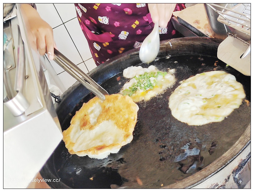 頂埔阿嬤蔥油餅︱加蛋加醬才對味油炸三星蔥餅︱頭城新址附停車場