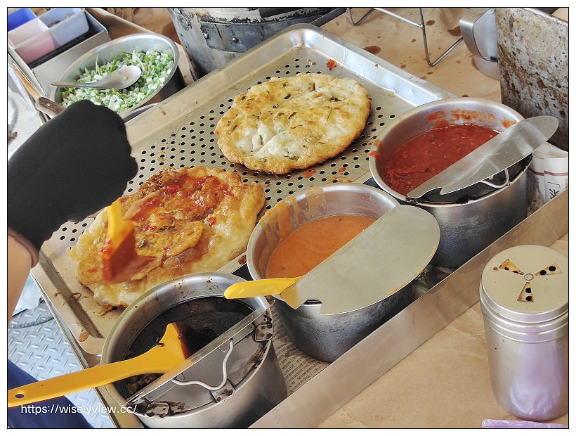 頂埔阿嬤蔥油餅︱加蛋加醬才對味油炸三星蔥餅︱頭城新址附停車場