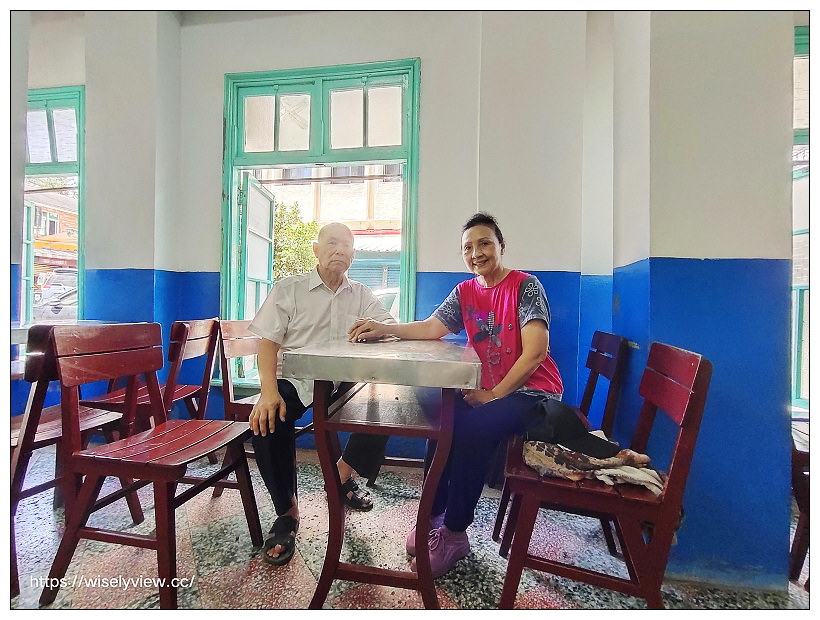 宜蘭頭城。小涼園冰果室︱在地超過一甲子的剉冰店，必嚐八寶冰與紅豆牛奶冰～頭城美食 x 宜蘭美食