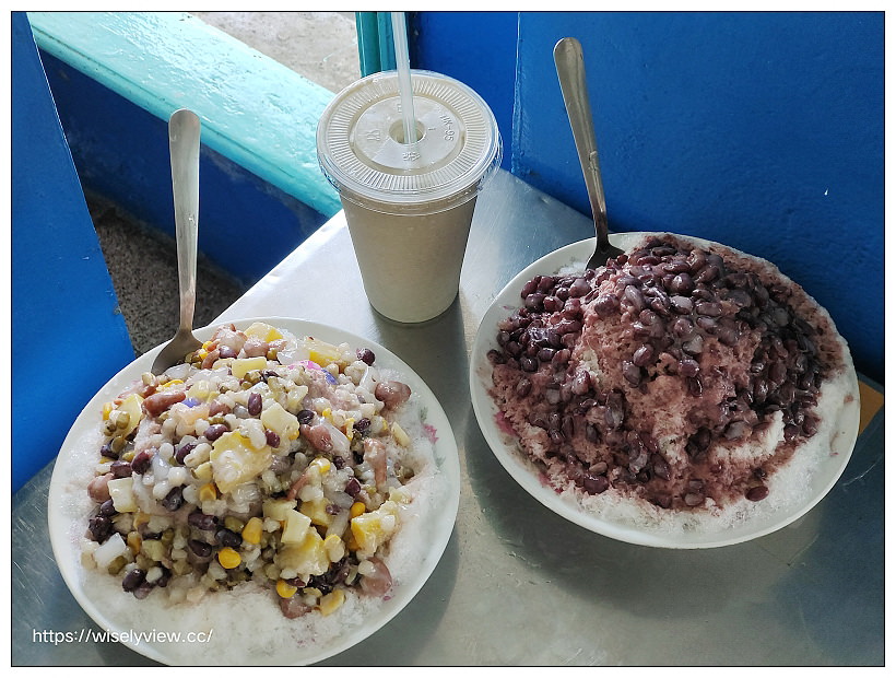 宜蘭頭城。小涼園冰果室︱在地超過一甲子的剉冰店，必嚐八寶冰與紅豆牛奶冰～頭城美食 x 宜蘭美食