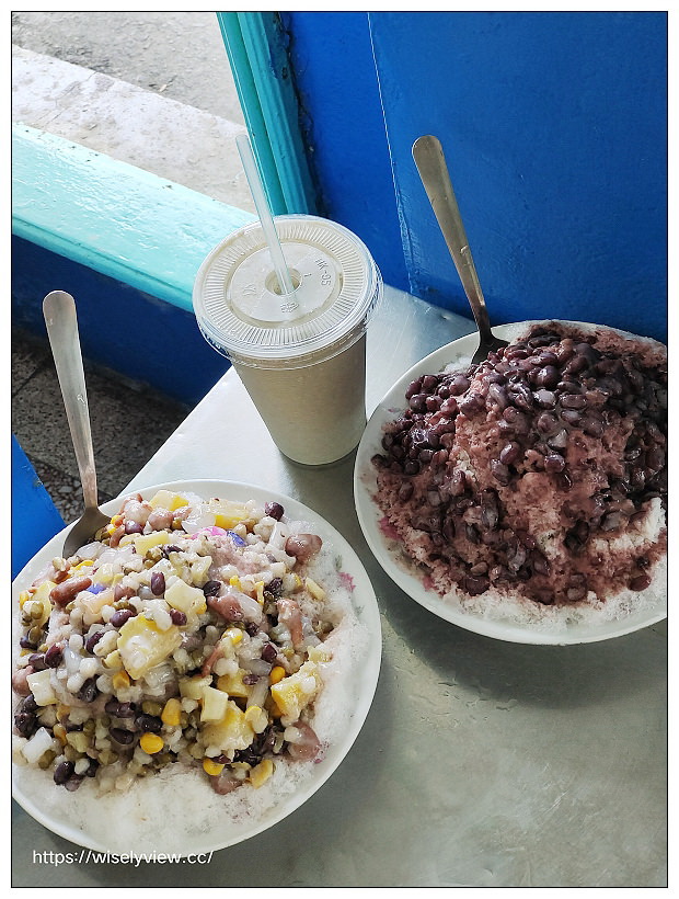 宜蘭頭城。小涼園冰果室︱在地超過一甲子的剉冰店，必嚐八寶冰與紅豆牛奶冰～頭城美食 x 宜蘭美食