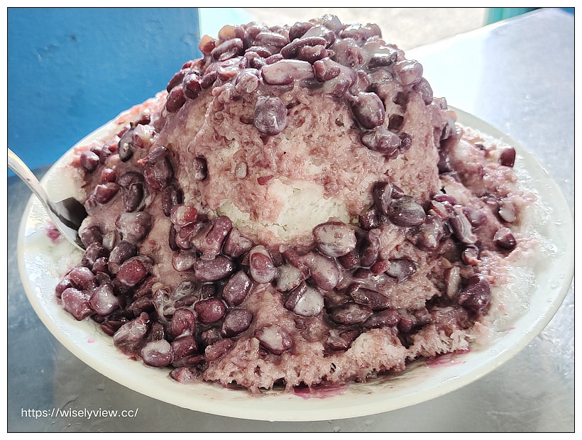 宜蘭頭城。小涼園冰果室︱在地超過一甲子的剉冰店，必嚐八寶冰與紅豆牛奶冰～頭城美食 x 宜蘭美食