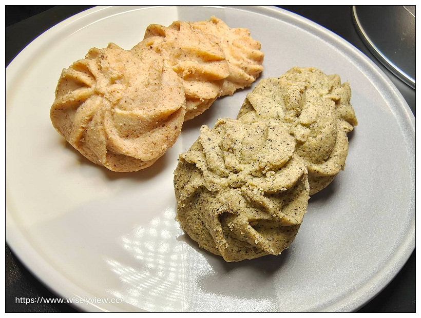 2022 中秋禮盒 <月盒>︱國立臺灣美術館 X 台中大毅老爺行旅,跨界聯名07/05-09/10限定販售~早鳥優惠與大宗訂購資訊 2022 中秋禮盒 <月盒>︱國立臺灣美術館 X 台中大毅老爺行旅,跨界聯名07/05-09/10限定販售~早鳥優惠與大宗訂購資訊