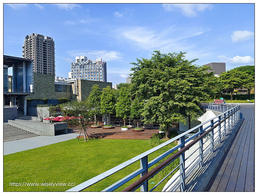 2022 中秋禮盒 <月盒>︱國立臺灣美術館 X 台中大毅老爺行旅,跨界聯名07/05-09/10限定販售~早鳥優惠與大宗訂購資訊 2022 中秋禮盒 <月盒>︱國立臺灣美術館 X 台中大毅老爺行旅,跨界聯名07/05-09/10限定販售~早鳥優惠與大宗訂購資訊