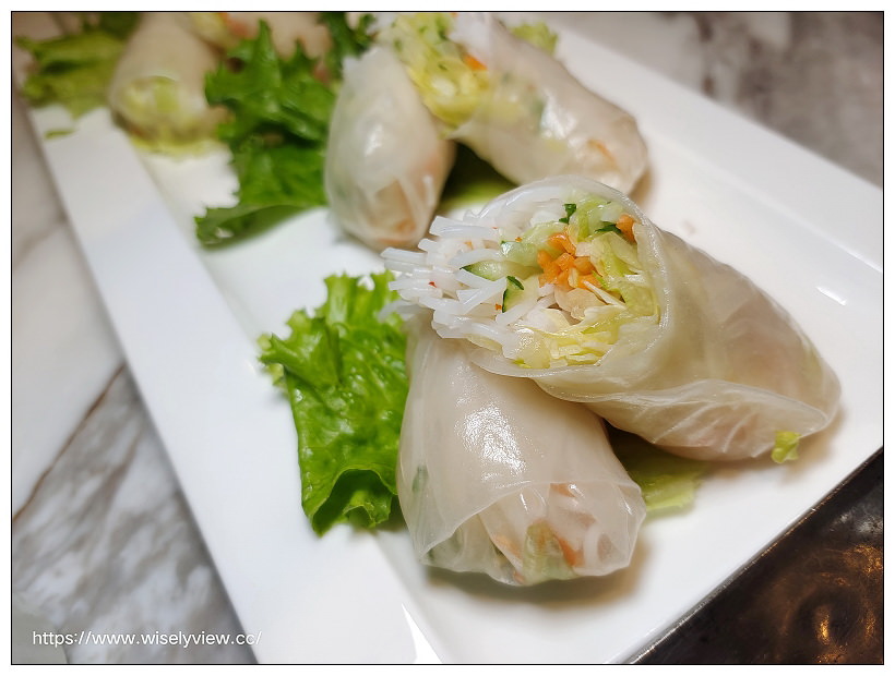 台北六福萬怡酒店。敘日 全日餐廳-東南亞美食節（自助餐吃到飽）︱假日限定超值好料，以及視覺系泰式火山排骨，多國佳餚聚一堂～捷運南港站美食