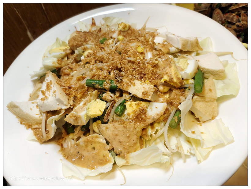 台北六福萬怡酒店。敘日 全日餐廳-東南亞美食節（自助餐吃到飽）︱假日限定超值好料，以及視覺系泰式火山排骨，多國佳餚聚一堂～捷運南港站美食