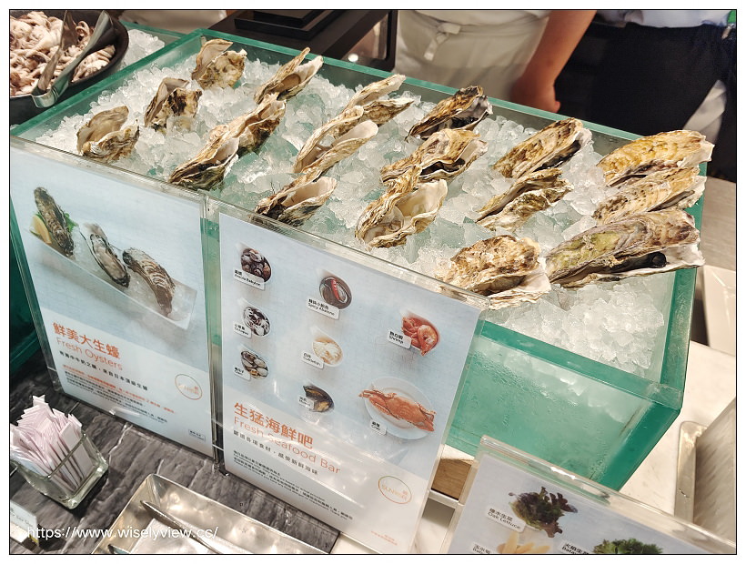 台北六福萬怡酒店。敘日 全日餐廳-東南亞美食節（自助餐吃到飽）︱假日限定超值好料，以及視覺系泰式火山排骨，多國佳餚聚一堂～捷運南港站美食