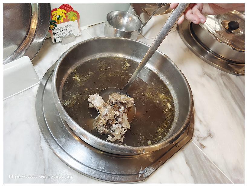 台北六福萬怡酒店。敘日 全日餐廳-東南亞美食節（自助餐吃到飽）︱假日限定超值好料，以及視覺系泰式火山排骨，多國佳餚聚一堂～捷運南港站美食