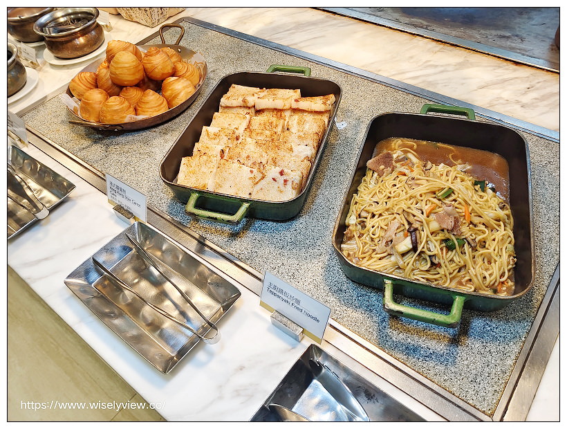 台北六福萬怡酒店。敘日 全日餐廳-東南亞美食節（自助餐吃到飽）︱假日限定超值好料，以及視覺系泰式火山排骨，多國佳餚聚一堂～捷運南港站美食