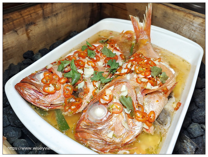 台北六福萬怡酒店。敘日 全日餐廳-東南亞美食節（自助餐吃到飽）︱假日限定超值好料，以及視覺系泰式火山排骨，多國佳餚聚一堂～捷運南港站美食