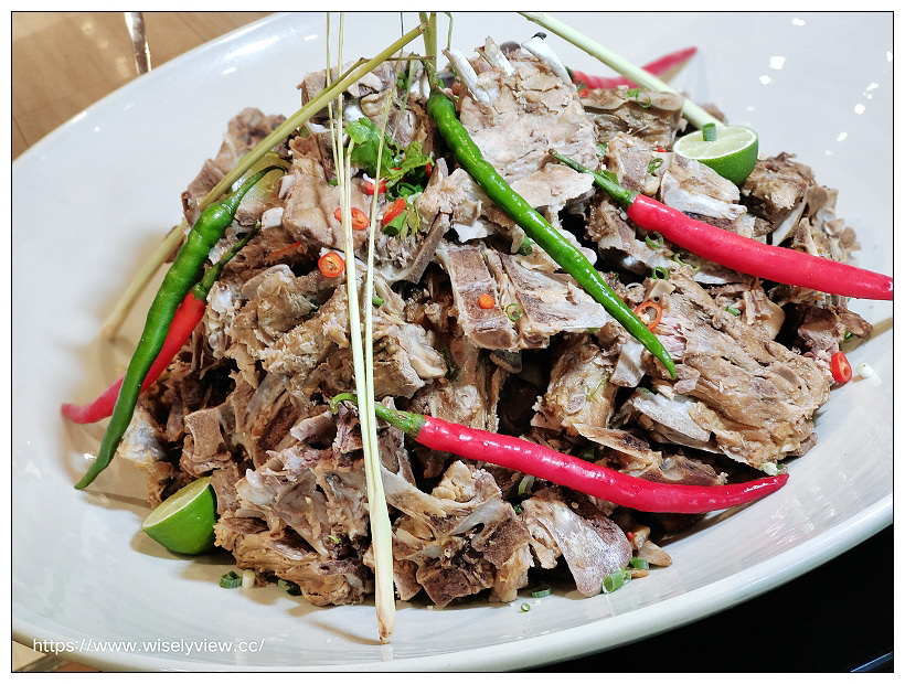 台北六福萬怡酒店。敘日 全日餐廳-東南亞美食節（自助餐吃到飽）︱假日限定超值好料，以及視覺系泰式火山排骨，多國佳餚聚一堂～捷運南港站美食