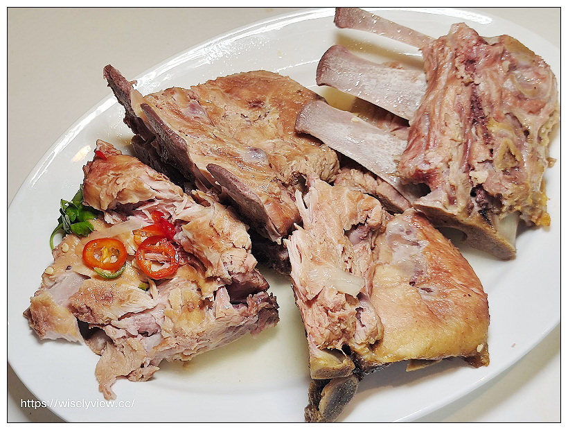 台北六福萬怡酒店。敘日 全日餐廳-東南亞美食節（自助餐吃到飽）︱假日限定超值好料，以及視覺系泰式火山排骨，多國佳餚聚一堂～捷運南港站美食