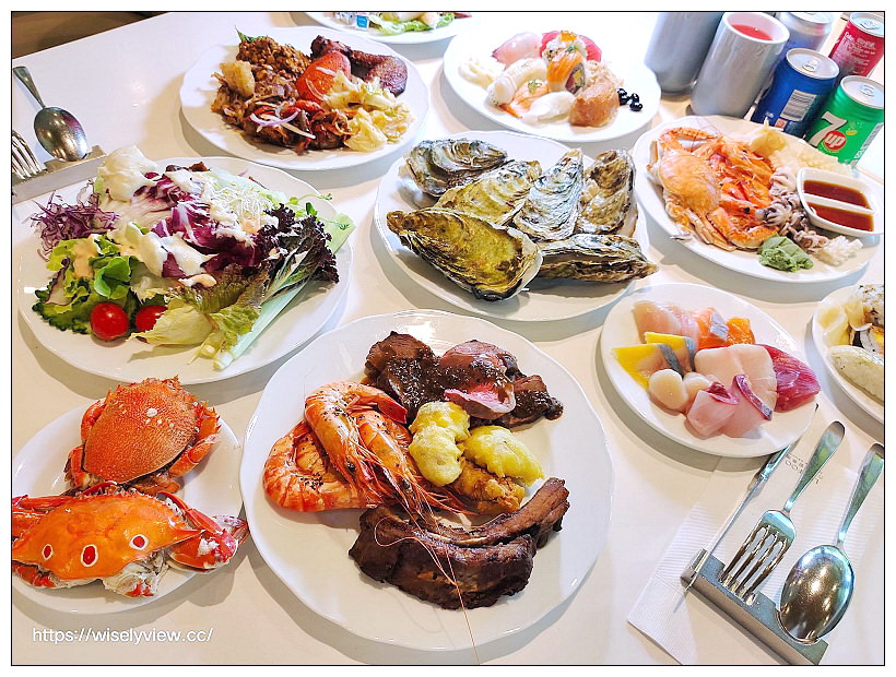 台北六福萬怡酒店。敘日 全日餐廳-東南亞美食節（自助餐吃到飽）︱假日限定超值好料，以及視覺系泰式火山排骨，多國佳餚聚一堂～捷運南港站美食