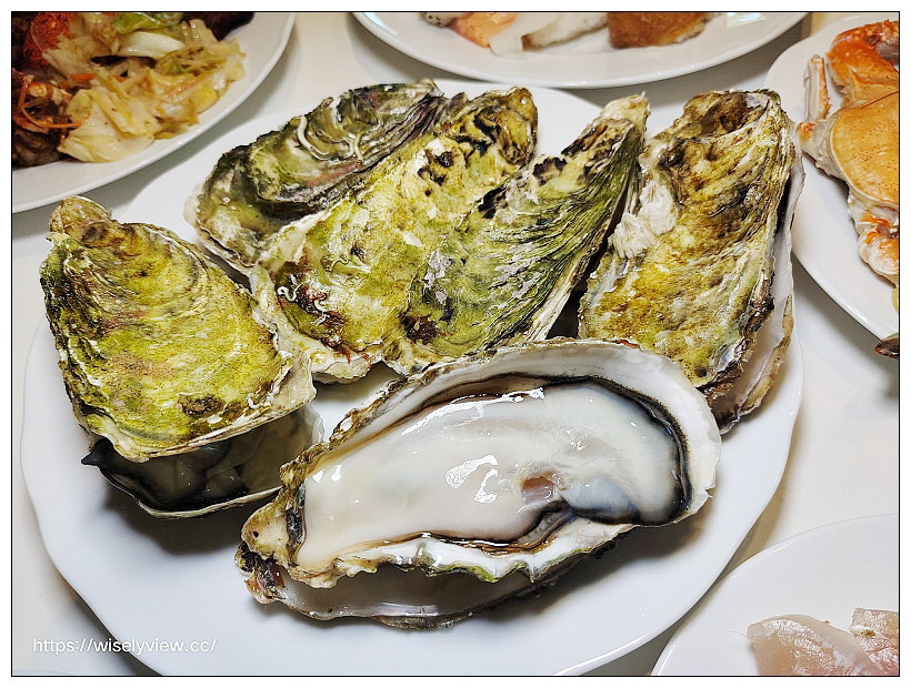 台北六福萬怡酒店。敘日 全日餐廳-東南亞美食節（自助餐吃到飽）︱假日限定超值好料，以及視覺系泰式火山排骨，多國佳餚聚一堂～捷運南港站美食