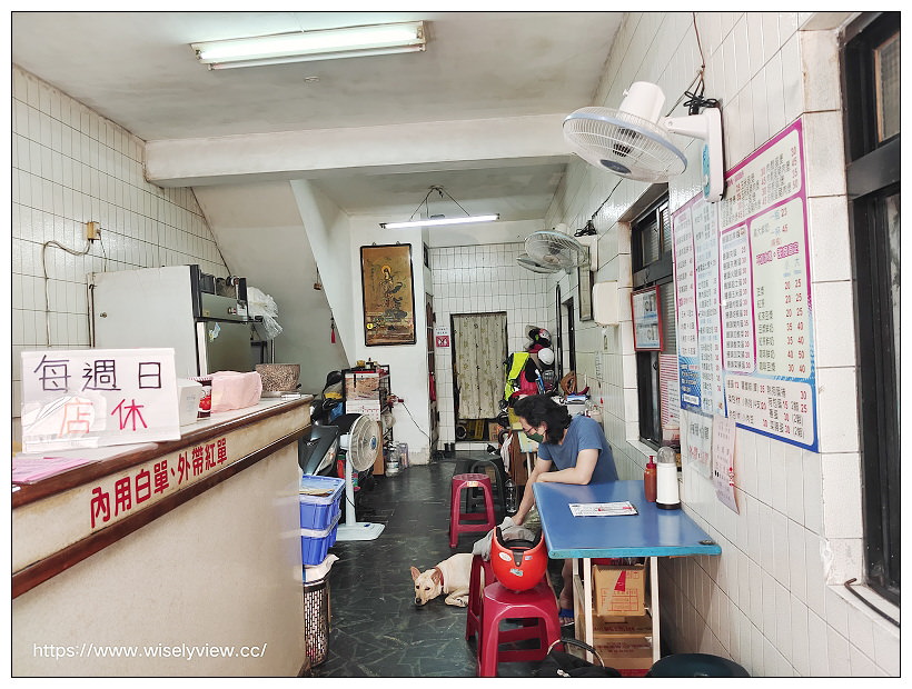 高雄三民。王媽媽早餐店-古早味蛋餅︱創業70年的麵糊蛋餅,當地隱藏版美食小吃,銅板價份量多 高雄三民。王媽媽早餐店-古早味蛋餅︱創業70年的麵糊蛋餅,當地隱藏版美食小吃,銅板價份量多