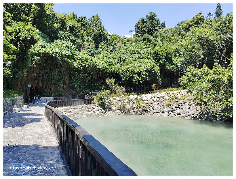 北投景點。地熱谷公園︱全新造景免費開放，新增淨手礦白湯、環湖步道等設施，以及拍攝角度分享