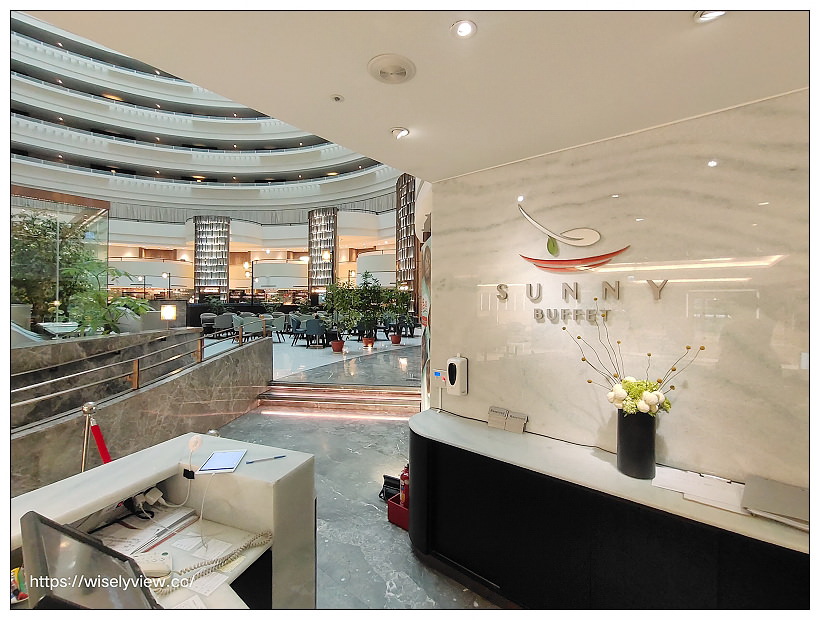 ILLUME 茹曦酒店。Sunny Buffet 自助餐廳︱仲夏燒烤料理(吃到飽) 07/15-09/11，四人同行一人免費