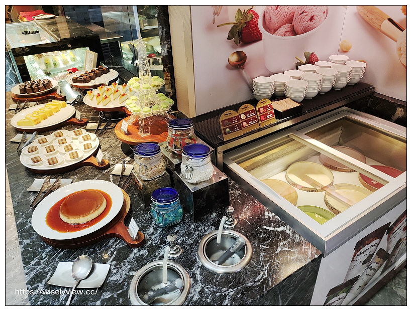 ILLUME 茹曦酒店。Sunny Buffet 自助餐廳︱仲夏燒烤料理(吃到飽) 07/15-09/11，四人同行一人免費