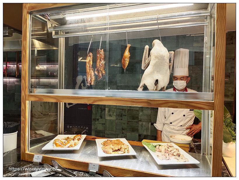 ILLUME 茹曦酒店。Sunny Buffet 自助餐廳︱仲夏燒烤料理(吃到飽) 07/15-09/11，四人同行一人免費