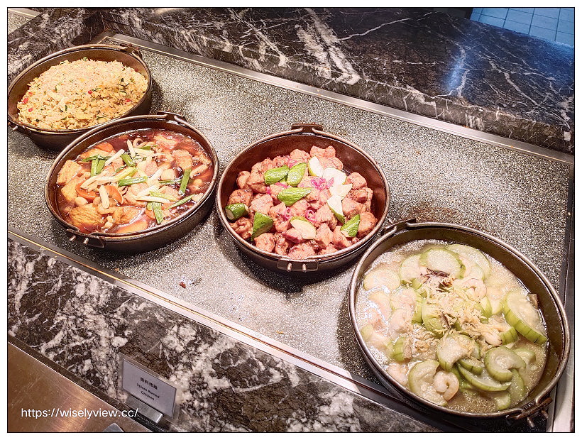 ILLUME 茹曦酒店。Sunny Buffet 自助餐廳︱仲夏燒烤料理(吃到飽) 07/15-09/11，四人同行一人免費