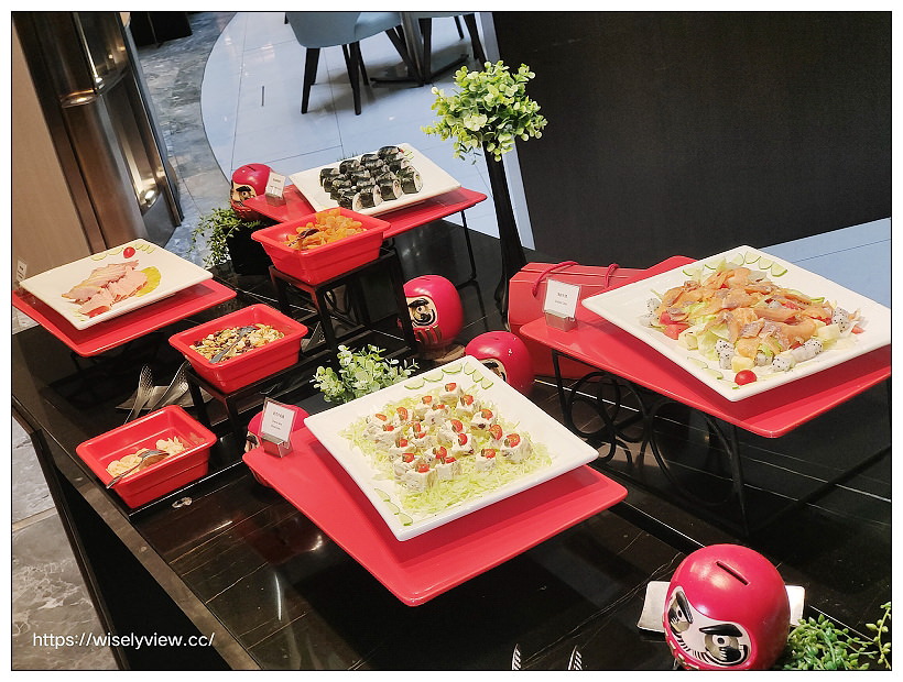 ILLUME 茹曦酒店。Sunny Buffet 自助餐廳︱仲夏燒烤料理(吃到飽) 07/15-09/11，四人同行一人免費