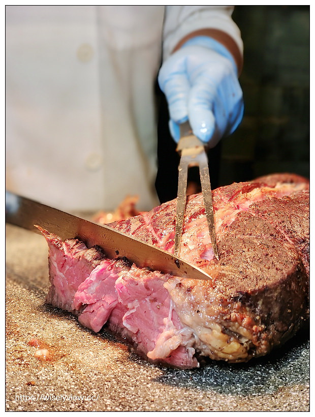 ILLUME 茹曦酒店。Sunny Buffet 自助餐廳︱仲夏燒烤料理(吃到飽) 07/15-09/11，四人同行一人免費