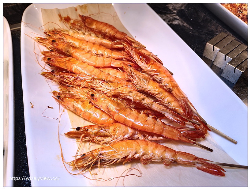 ILLUME 茹曦酒店。Sunny Buffet 自助餐廳︱仲夏燒烤料理(吃到飽) 07/15-09/11，四人同行一人免費